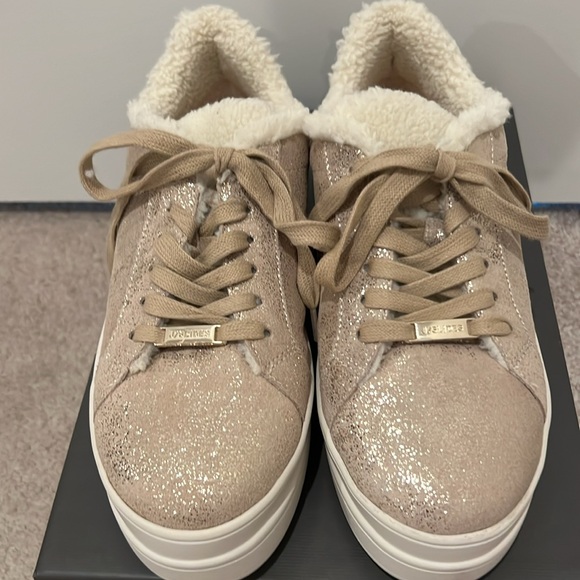 NWOT J/SLIDES Ninka Gold Metallic Waterproof Sneaker - Picture 4 of 12